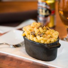 craft beer and mac n cheese restaurant photo